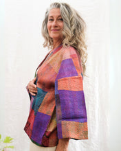 Ladda upp bild till galleriet Kort jacka i siden