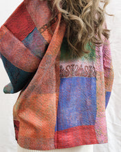 Ladda upp bild till galleriet Kort jacka i siden