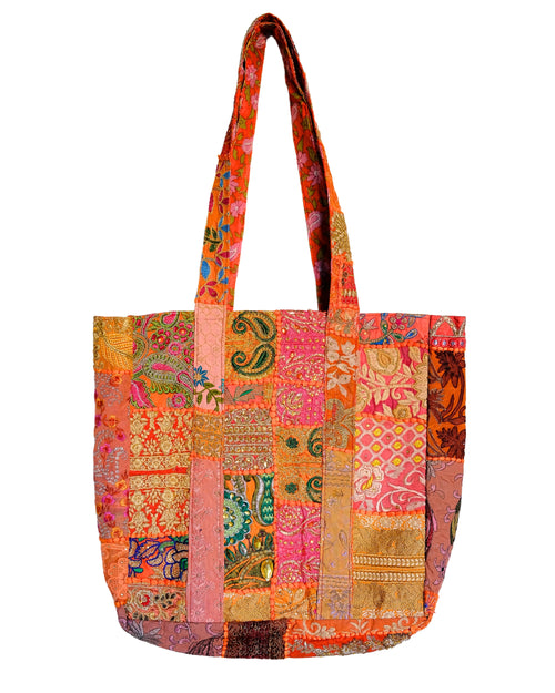 Ladda bild 1 i i galleriläge. Broderad väska orange