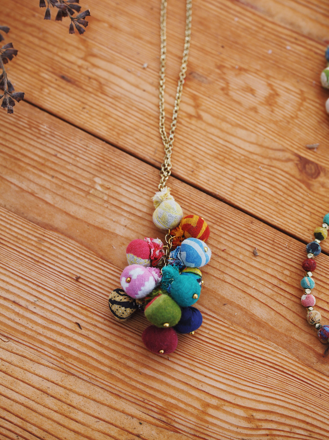 Halsband Recycle - MOI butik