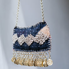 Ladda upp bild till galleriet Halsband Recycle Börs
